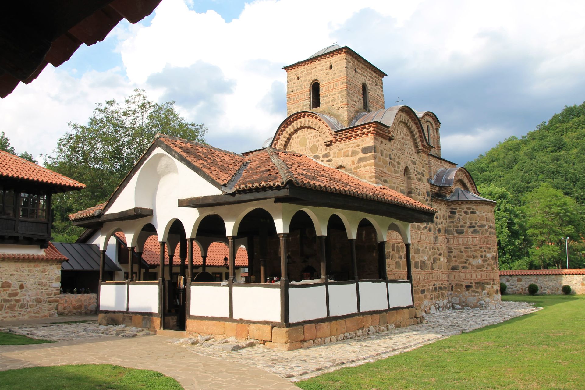 Manastir Poganovo u kanjonu reke Jerme